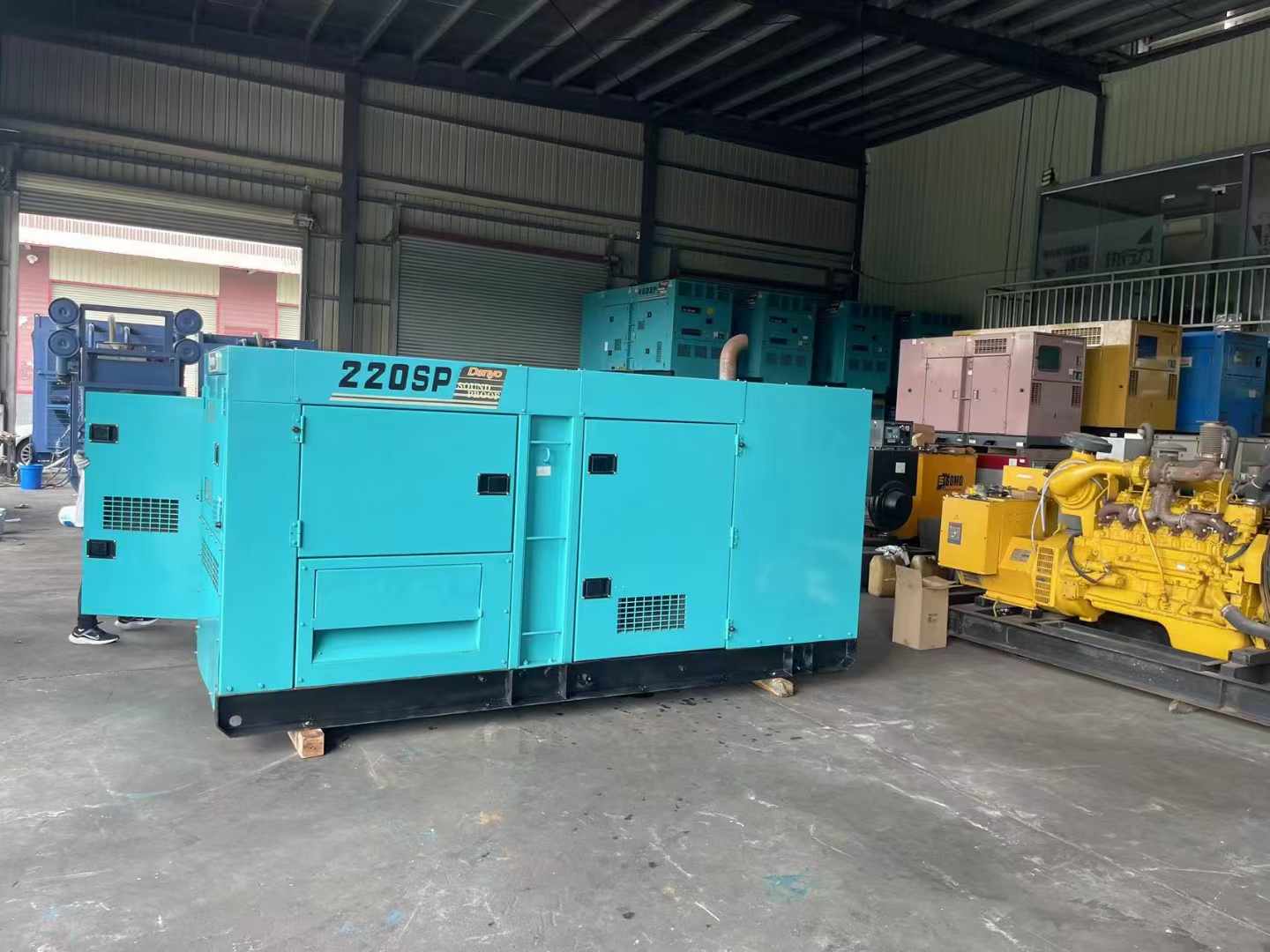 扎鲁特800kW 柴油发电机的输出电流波动范围是多少？
