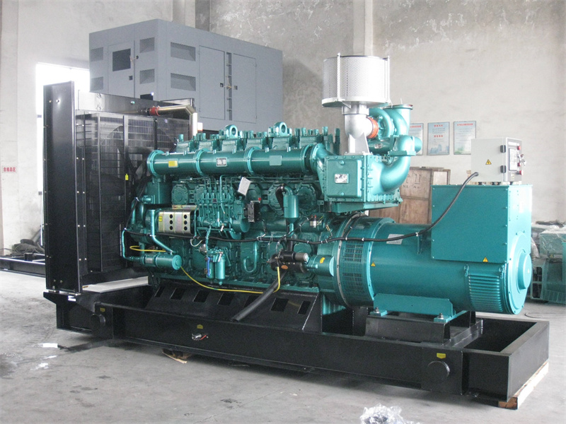 扎鲁特200KW 柴油发电机的油耗是多少？