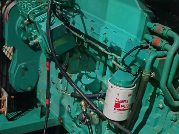 扎鲁特如何确定新的发电机组控制系统是否与原系统兼容？